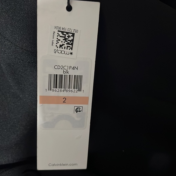 Black dress - Picture 4 of 5